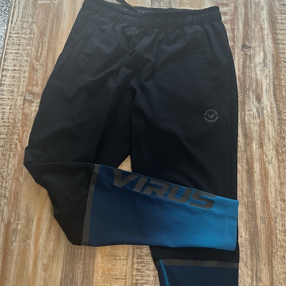 Mint condition - Picture 2 of 2